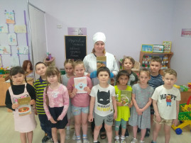 Профессии наших родителей. Повар Профессии наших родителей. Повар.